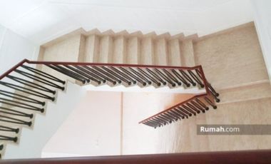 For Rent 2 Storey Exclusive Apartment at Pakubuwono