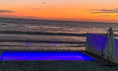 The Malibu Coast of Ecuador: Se Alquila Villa Frente al Mar en La Entrada