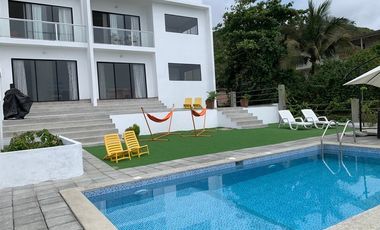 The Malibu Coast of Ecuador: Se Alquila Villa Frente al Mar en La Entrada