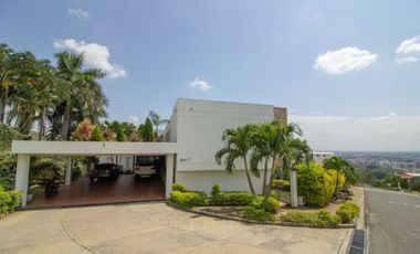 casa en venta en menga. Cod V5518