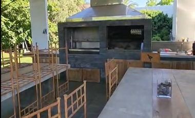 Casa en venta Club de Golf Los Lirios de 7 dorm, Requínoa