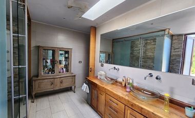 Casa en venta Club de Golf Los Lirios de 7 dorm, Requínoa