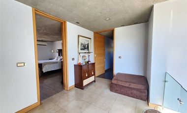 Casa en venta Club de Golf Los Lirios de 7 dorm, Requínoa