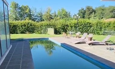 Casa en venta Club de Golf Los Lirios de 7 dorm, Requínoa
