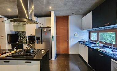 Casa en venta Club de Golf Los Lirios de 7 dorm, Requínoa