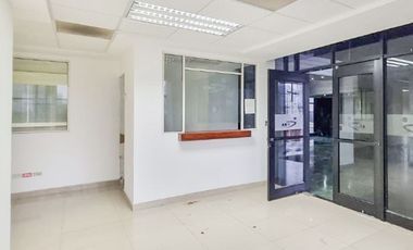 Oficina acondicionada en renta de 240m2 en PB zona Loma Larga Mty N.L.