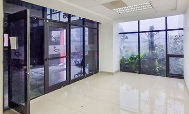 Oficina acondicionada en renta de 240m2 en PB zona Loma Larga Mty N.L.