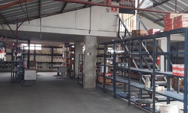 Venta  Edificio en Centro de Guayaquil, Local comercial, Oficinas y Bodegas. 1200m2 en 2 plantas