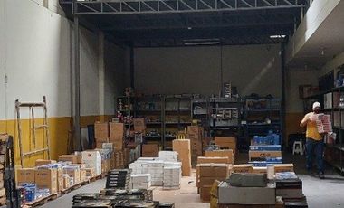 Venta  Edificio en Centro de Guayaquil, Local comercial, Oficinas y Bodegas. 1200m2 en 2 plantas