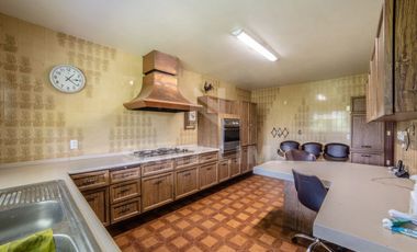 JARDINES DE IRAPUATO: Majestuosa residencia con exquisitas terrazas y jardines.