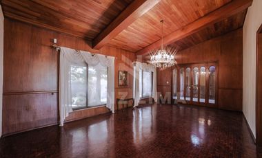 JARDINES DE IRAPUATO: Majestuosa residencia con exquisitas terrazas y jardines.