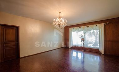 JARDINES DE IRAPUATO: Majestuosa residencia con exquisitas terrazas y jardines.