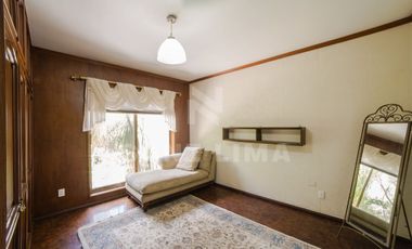JARDINES DE IRAPUATO: Majestuosa residencia con exquisitas terrazas y jardines.