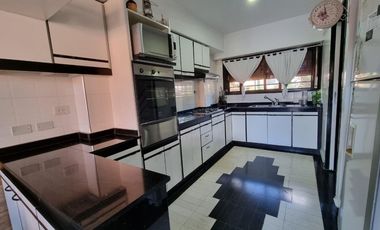 Venta impecable casa jardin y pileta San Fernando