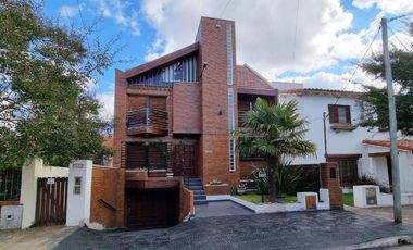 Venta impecable casa jardin y pileta San Fernando