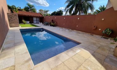 Venta impecable casa jardin y pileta San Fernando