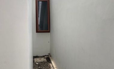 RUMAH BARU DI MAGELANG DEKAT ALUN ALUN TEPI JALAN DP 10%