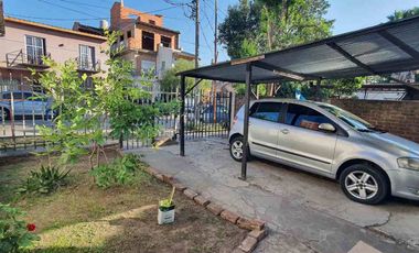 VENTA LOTE CON CASA 5 AMBIENTES EN ISIDRO CASANOVA