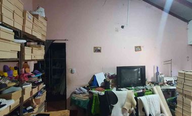 VENTA LOTE CON CASA 5 AMBIENTES EN ISIDRO CASANOVA