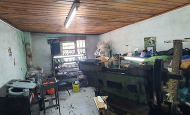 VENTA LOTE CON CASA 5 AMBIENTES EN ISIDRO CASANOVA