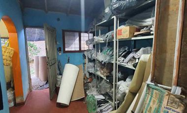 VENTA LOTE CON CASA 5 AMBIENTES EN ISIDRO CASANOVA