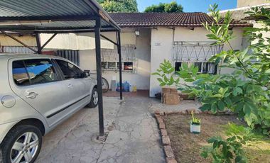VENTA LOTE CON CASA 5 AMBIENTES EN ISIDRO CASANOVA