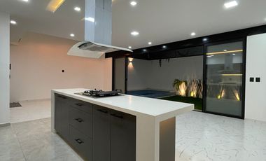 Hermosa Casa NUEVA con Alberca y 4 Rec. en Condominio con Seguridad 24/7 en Cuernavaca