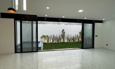 Hermosa Casa NUEVA con Alberca y 4 Rec. en Condominio con Seguridad 24/7 en Cuernavaca