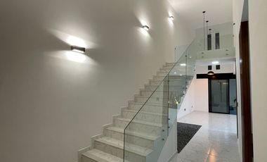 Hermosa Casa NUEVA con Alberca y 4 Rec. en Condominio con Seguridad 24/7 en Cuernavaca