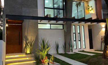 Hermosa Casa NUEVA con Alberca y 4 Rec. en Condominio con Seguridad 24/7 en Cuernavaca