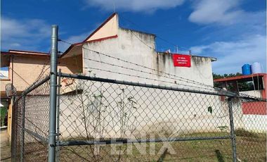 En venta casa en Pedregal de las Ánimas: jardín y nivel sótano