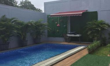 Rumah second mewah dgn private swimming pool dipd.labu,Jaksel