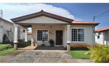 VENDO CASA EN LA CHORRERA COSTA VERDE ISLAS DE MONTELIMAR 3R