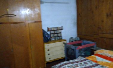 Casa en PH interna en 2 plantas con 4 dormitorios, patio y garage cubierto. Escalada