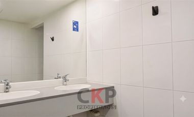 Planta Libre y 6 Estacionamientos a pasos Metro Los Leones