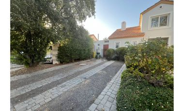 VENTA CASA CONDOMINIO LAS FLORES - CHICUREO