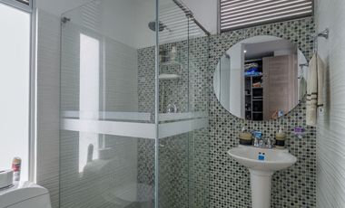 CASA EN VENTA EN ALFAGUARA JAMUNDÍ. Cod V8600