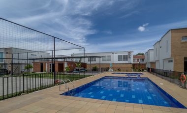 CASA EN VENTA EN ALFAGUARA JAMUNDÍ. Cod V8600