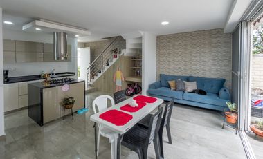 CASA EN VENTA EN ALFAGUARA JAMUNDÍ. Cod V8600