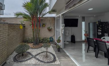 CASA EN VENTA EN ALFAGUARA JAMUNDÍ. Cod V8600