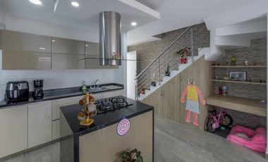 CASA EN VENTA EN ALFAGUARA JAMUNDÍ. Cod V8600