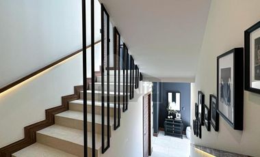 Residencia con área jardinada de más de 120m² en Metepec