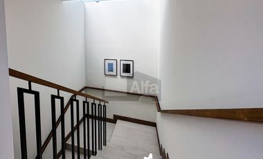 Residencia con área jardinada de más de 120m² en Metepec