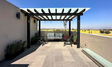 Residencia con área jardinada de más de 120m² en Metepec
