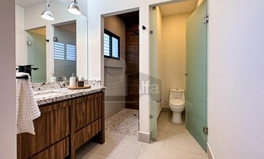 Residencia con área jardinada de más de 120m² en Metepec
