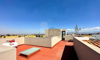 Residencia con área jardinada de más de 120m² en Metepec