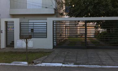 DUPLEX 3 AMBIENTES CASTELAR