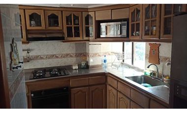 EN VENTA APARTAMENTO DUPLEX, BARRIO JARDN.