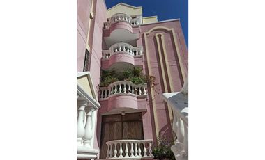 EN VENTA APARTAMENTO DUPLEX, BARRIO JARDN.