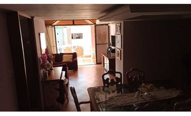 EN VENTA APARTAMENTO DUPLEX, BARRIO JARDN.